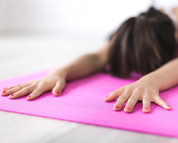 Estudia el curso de yoga infantil y aprende a gestionar sus emociones