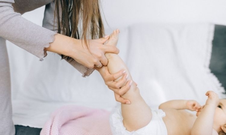 Aprende cómo hacer un masaje infantil