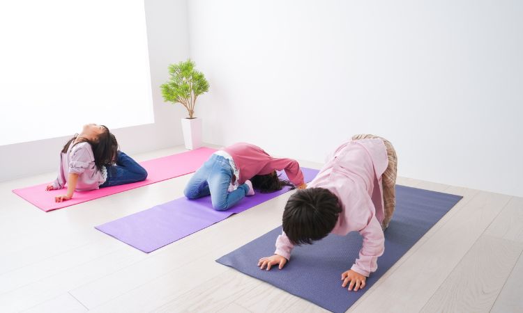 Yoga infantil: qué es, para qué sirve y cuándo practicarlo