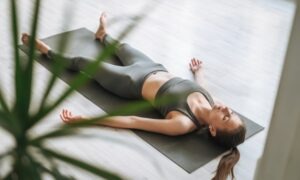 Aprende sobre el yoga y nidra y su forma de practicarlo